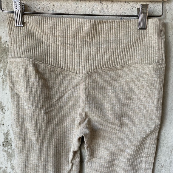 Amazon workout set - Picture 3 of 3